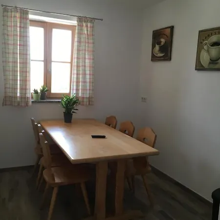 Schmid - Zimmer auf Zeit * Hergolding