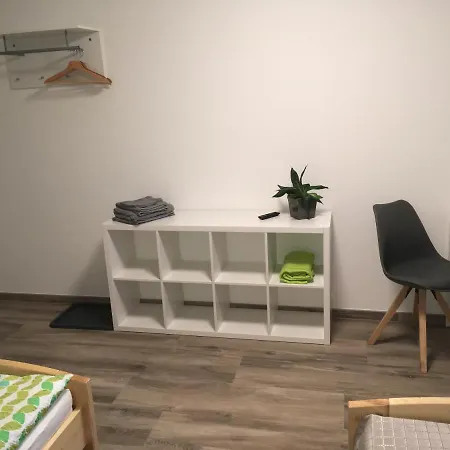 Schmid - Zimmer auf Zeit *